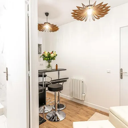 147 - Urban Cosy Flat In Apartment *